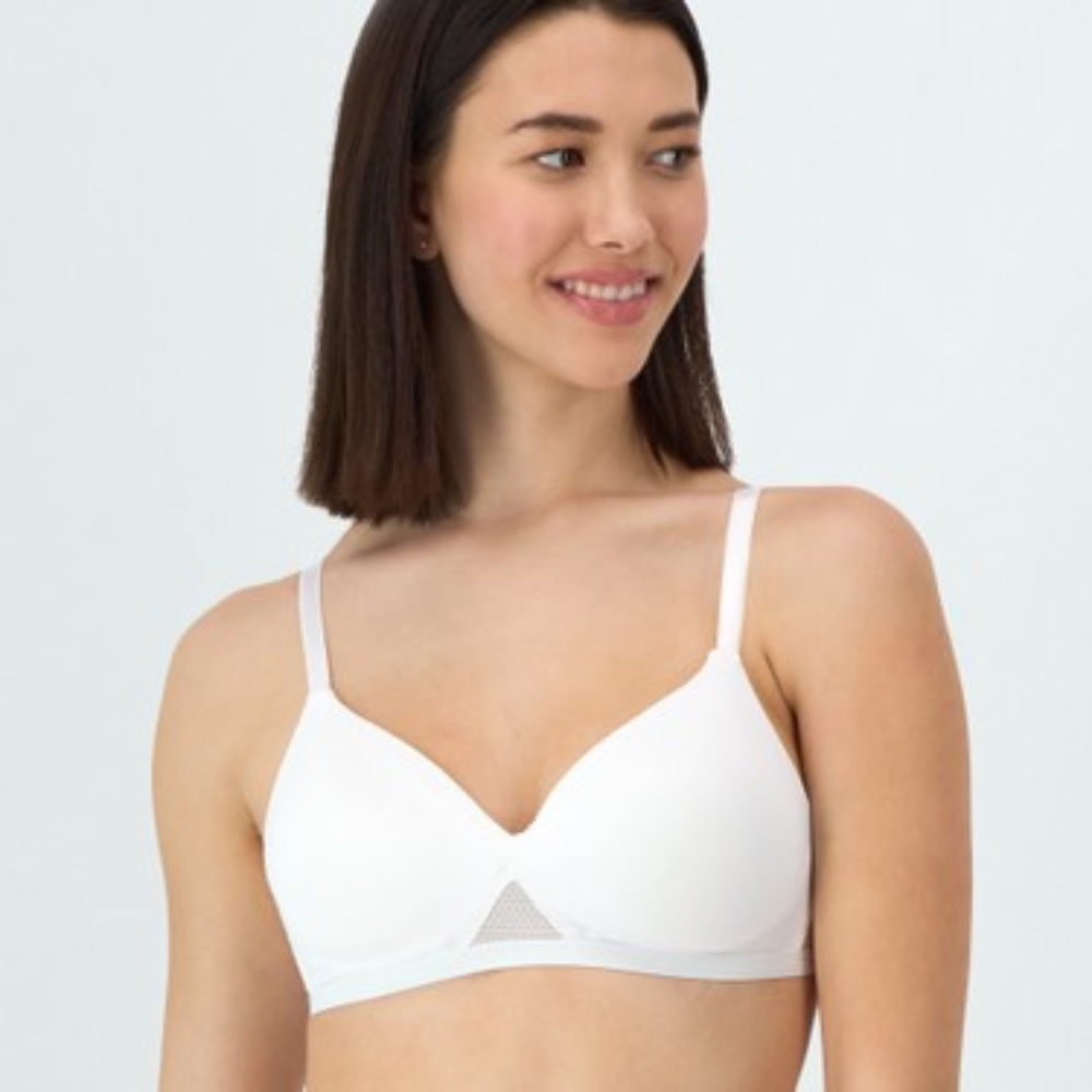 Hanes Oh So Light Women's Wireless T-Shirt Bra, Comfort Flex Fit
